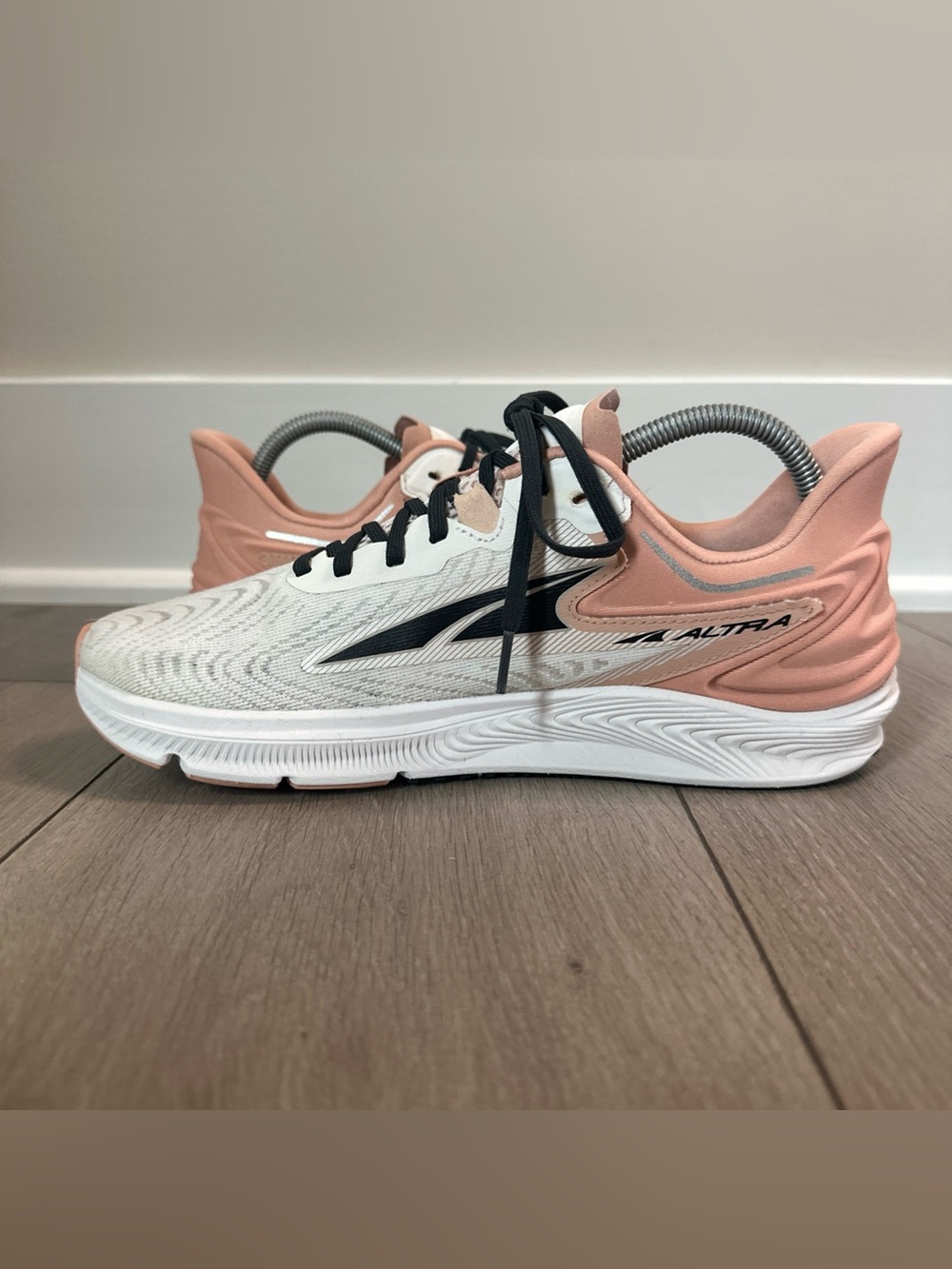 Altra Women’s Size 9.5 Torin 6 Running Shoes Sneakers Peach ALOA7R78110 - Picture 9 of 13
